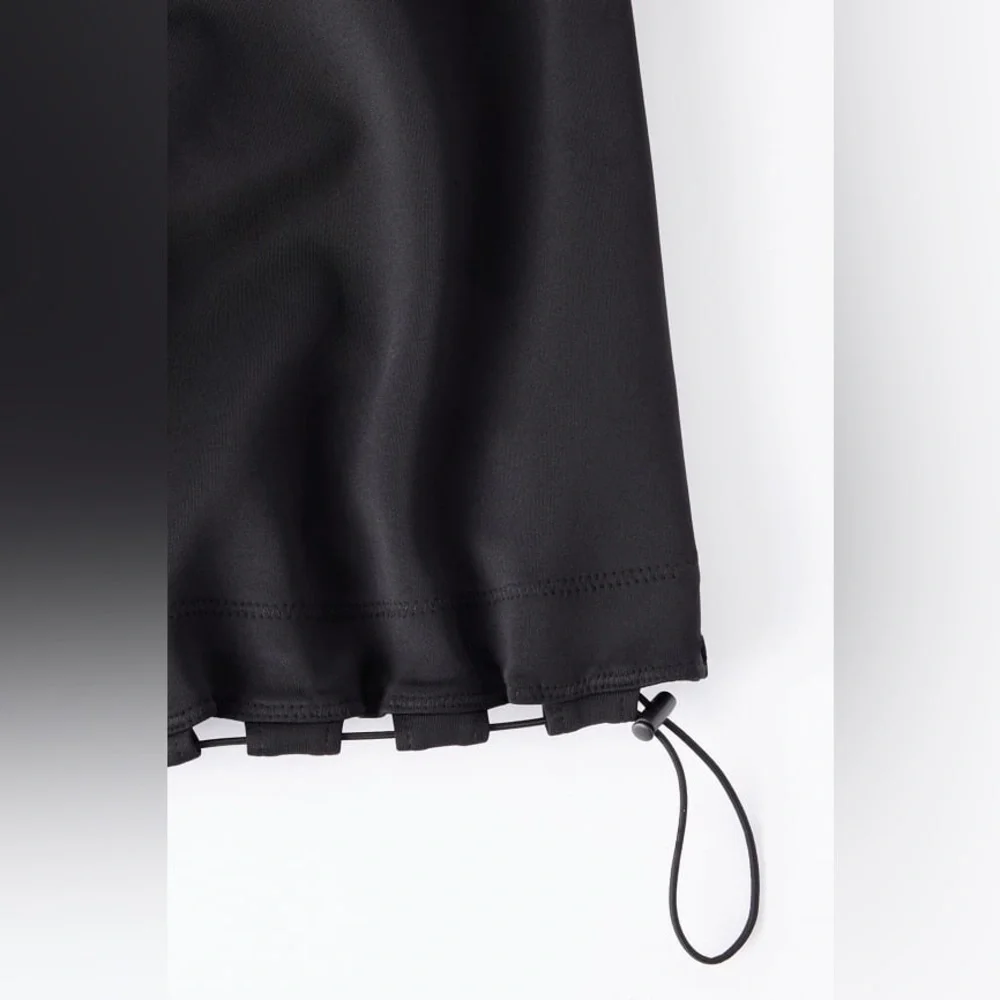 Fabletics Barrier Scuba Oversized Pullover in Black, size XS - Picture 6 of 13